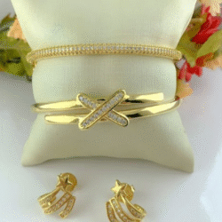 Conjunto Dourado